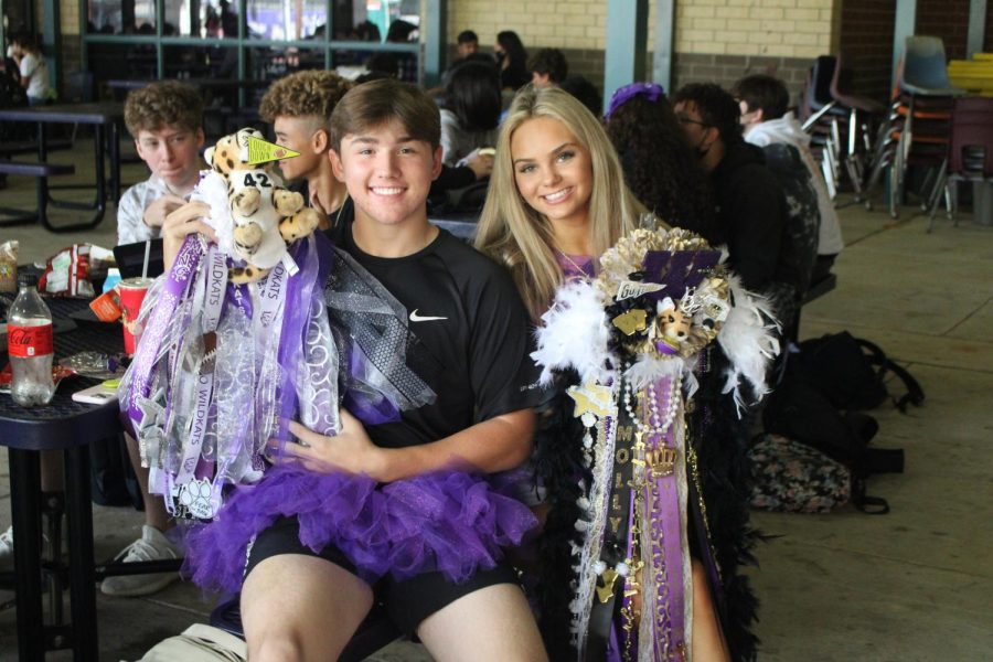 MUMS THE WORD. Students of all grades wore mums and garters on Friday.