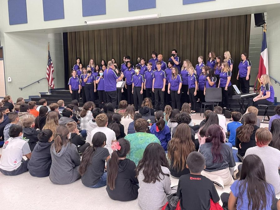 MELODIES+AT+MEADOR.+Students+listen+to+the+choir+showcase+their+talent+at+Meador+Elementary+School.+