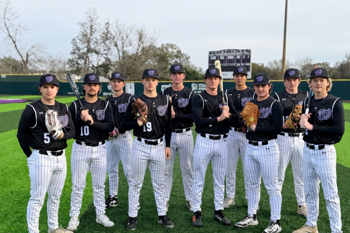 SENIOR SEASON. On photo day seniors Justin Zakos, Dylan Hawthorne, Mason Miller, Carter Williams, Brock Brown, Gage Blinka, Nathan Vallejo Shey Holiday, Hunter Slott and Reid Dorwart take a group picture to start their senior season.